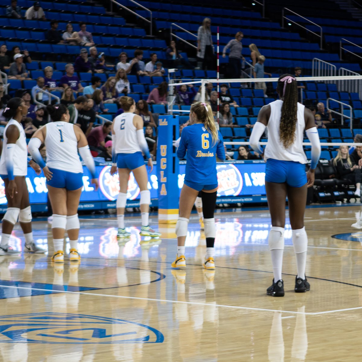 For #BreastCancerAwarenessMonth, @UCLAWomensVB and UCLA Health honored Breast Specialist Nurse Practitioner and volleyball enthusiast, Audrey Cano 🏐 Audrey supports our breast surgeons at the UCLA Breast Center, providing care to patients. Thank you, Audrey! 💙 💛