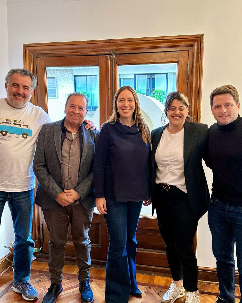 Los santacruceños le dijeron BASTA a más de 40 años de peronismo, corrupción, falta de inversión, catástrofe educativa y crisis. 

Hoy me reuní con <a href="/MarioMarkic/">Mario Markic</a> y <a href="/GadanoNatalia/">Natalia Gadano</a> senadora electa del PRO. Como ella hay cientos de nuevos dirigentes que vienen a demostrar que hay