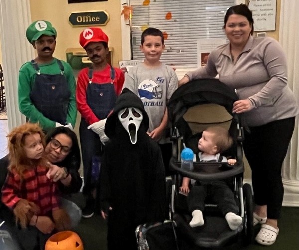 SL_ForestRidge's tweet photo. Annual Trick or Treat Family Night! Residents invited their family and friends to come and Trick or Treat with us! We had a delightful time conversing with the children and viewing all of their wonderful costumes! Thank You to everyone who participated and Happy Halloween!! https://t.co/uXMfR0HleL
