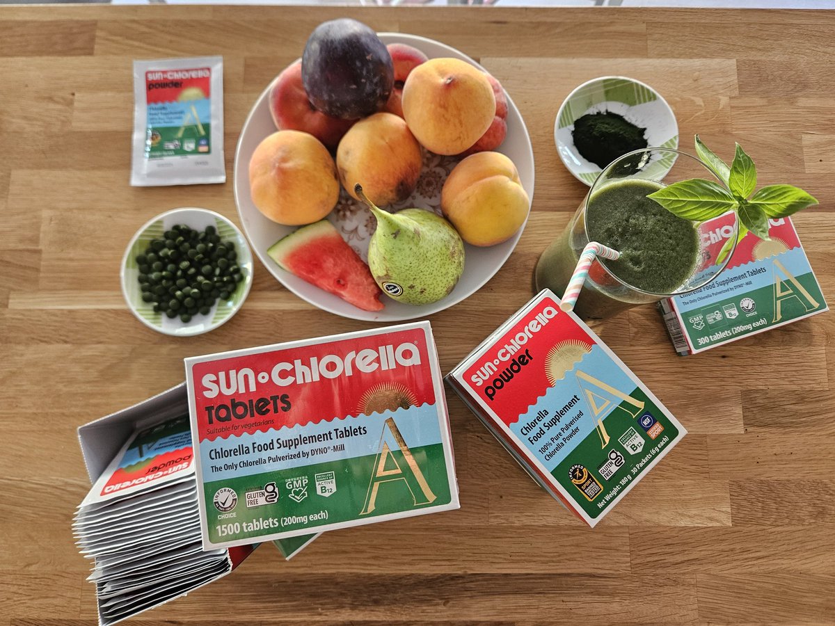 sun_chlorella_e's tweet photo. Tomando mi batido de Sun Chlorella Powder con frutas.

La #chlorella es una microalga de agua dulce que mejora la vitalidad y energía y apoya el sistema de defensa.

¿Y tú? ¿Has probado Sun Chlorella?
Puedes comprarla en 
https://t.co/5MZcJUSmv6 https://t.co/MYr2keAb9M