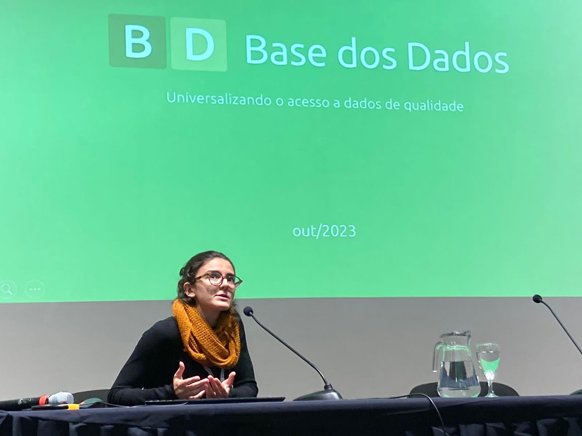 Nossa co-fundadora, @fernandascovino , está apresentando agorinha na @ABRELATAM como construímos um dos maiores datalakes públicos do Brasil  👇