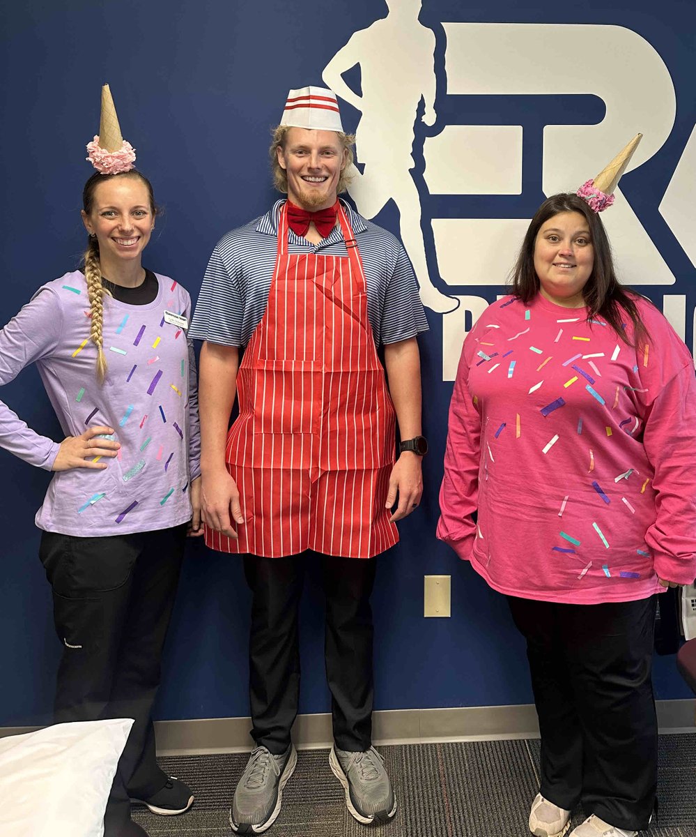 ERW_PT's tweet photo. Happy Halloween from all of us here at ERW! 🎃

#Halloween #ERWPhysicalTherapy #physicaltherapy #ERWPT #TPSHFamily #Evans #Grovetown #SouthAugusta #Thomson #Wellness #MoreThanPT #qualityoflife #health #exercise #weloveourpatients https://t.co/5xyO8oCagE