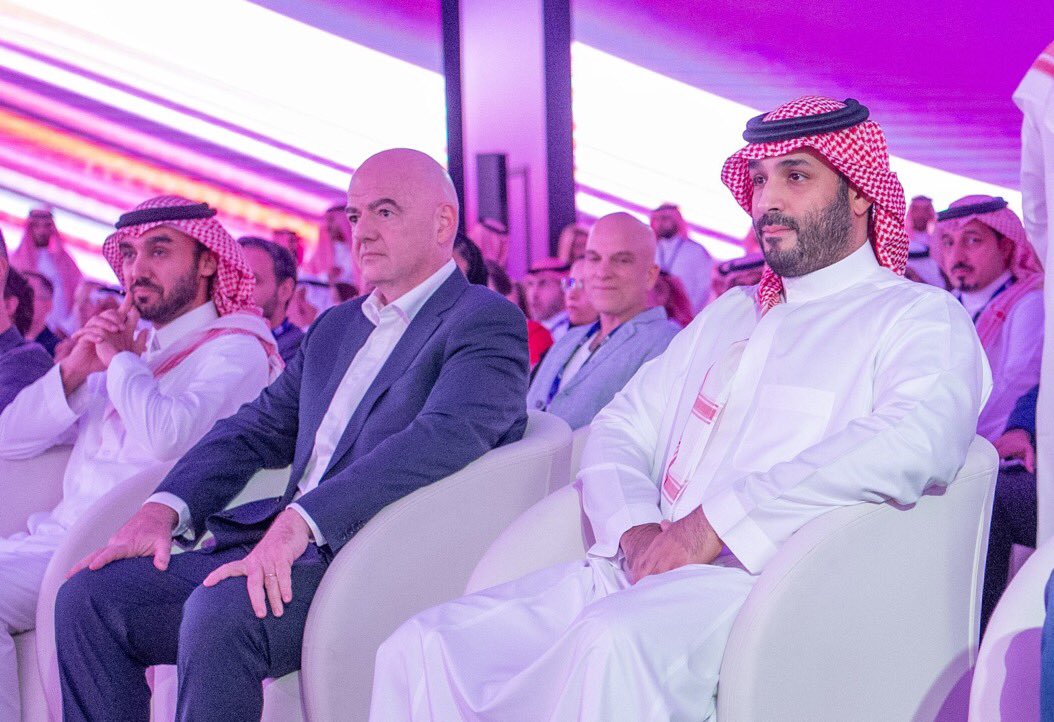 HRHMBNSALMAAN's tweet photo. جياني إنفانتينو يعلن بشكل رسمي إقامة #كأس_العالم2034 في #السعودية 🇸🇦

#السعودية2034
#saudi2034

مبروك للوطن ..
مبروك لسيدي خادم الحرمين الشريفين ..
مبروك لسيدي ولي العهد ..
مبروك للشعب السعودي العظيم 🇸🇦 https://t.co/y1SYZiIEOx