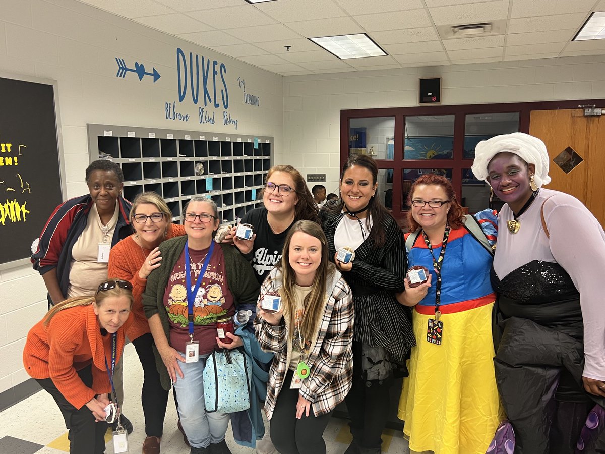 GinnyGills's tweet photo. Pictured here are most of the winners of our Pumpkin in your Pocket Challenge. Don’t be fooled by their sweet, innocent smiles! They are competitive, strategic problem-solving, and a little cutthroat! #ccesdukes #WeAreCUCPS https://t.co/Gr4pDHEcqV
