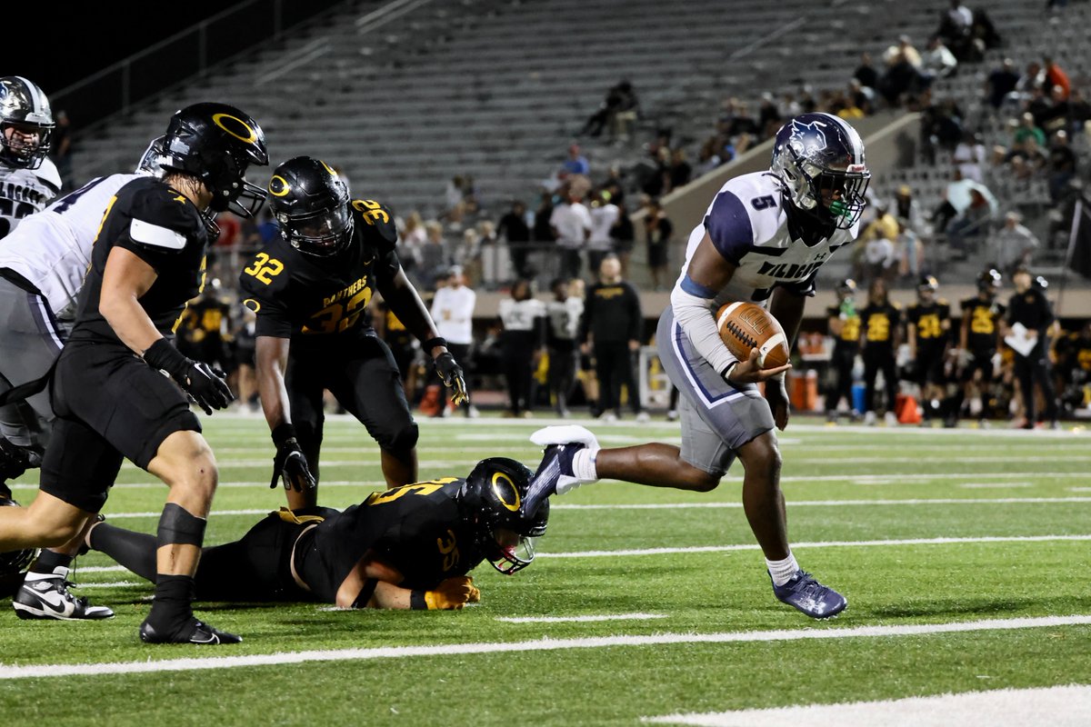 TMHS__athletics's tweet photo. Varsity @Football_TMHS  vs @KleinHigh  and @KLEINOAKFB  pics are up!  Check them out at the link below! Thank you @tmpowell2001!

@TISDTMHS @TISD_athletics @TMHSAthBooster 

  https://t.co/qr8QCgRCFJ https://t.co/wI4M5uesgK