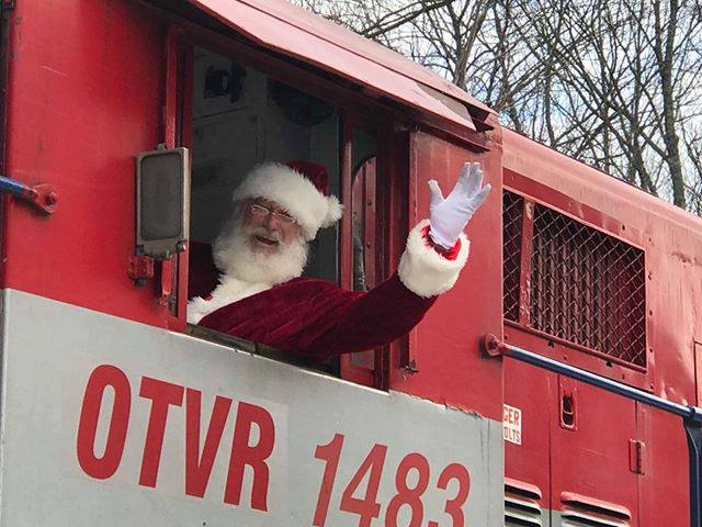 Ride the Santa Express!

belfastandmooseheadlakerail.org/portal/index.p…

#Maine #Christmas #SantaElena  #MaineThing #FamilyFun #holidayseason #happyholidays #midcoast #CentralMaine #TrainRide #giftideas