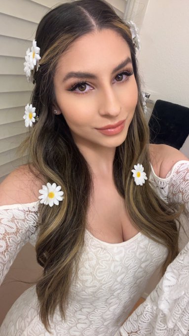 Dying for something real #LanaDelRey https://t.co/E9WAOIHcOF<a href="/tag/lanadelrey"class="tags">#LanaDelRey</a>