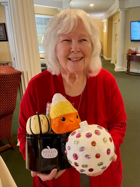 SL_ForestRidge's tweet photo. Halloween Pumpkin Decorating Contest! Congratulations to resident, Iris B. for winning our residents' category. In our employees' category, Jae C. won Best Carved Pumpkin, and Patsy S. won Best Decorated Pumpkin. Congratulations to all participants and winners! https://t.co/zxubtwmFjA