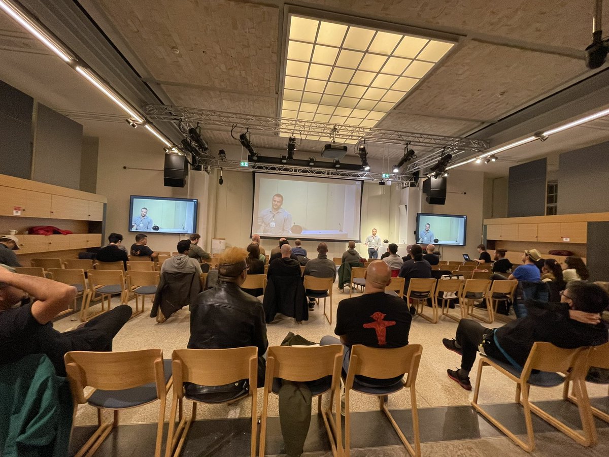 Berlin Go User Group tweet media