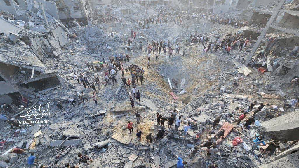 Dozens killed in Israeli air attack in  Jabalia camp on Gaza ,That's war crime ,That's genocide .
#FreePalestine 
#Jabaliacampmassacre
