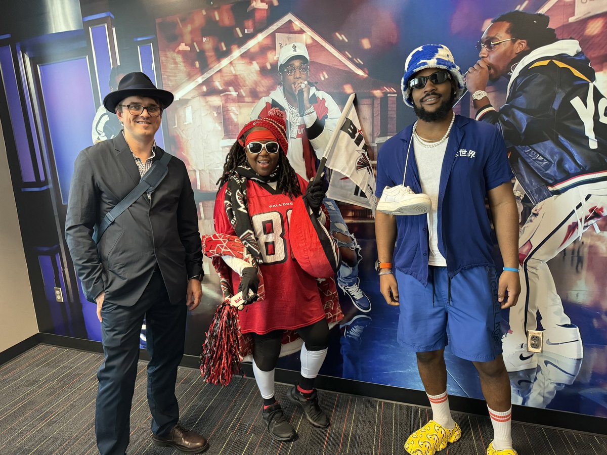 Elika Lemons tweet media