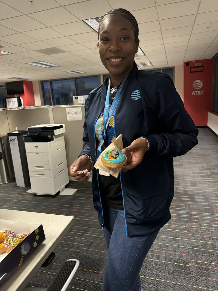 Elika Lemons tweet media