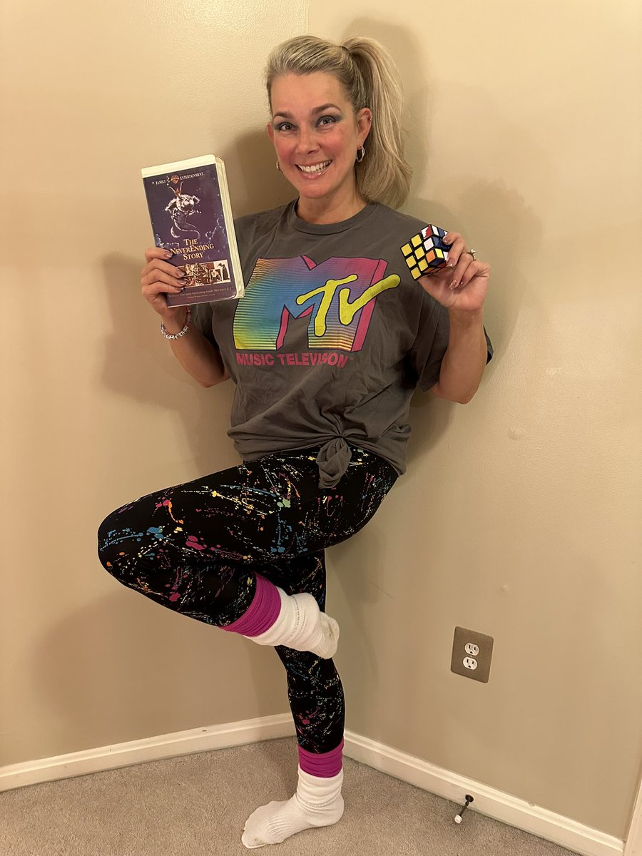 hbiller's tweet photo. It’s that time of year friends! Our KMR costume finalists are online now if you would like to cast your vote! Yes, I ❤️ the 80’s. Some of the best music ever 🎶 and that hair….
There are some creative choices to select from, head over to https://t.co/kkJYfksVbh 🎃 https://t.co/7bTg5mSfFk
