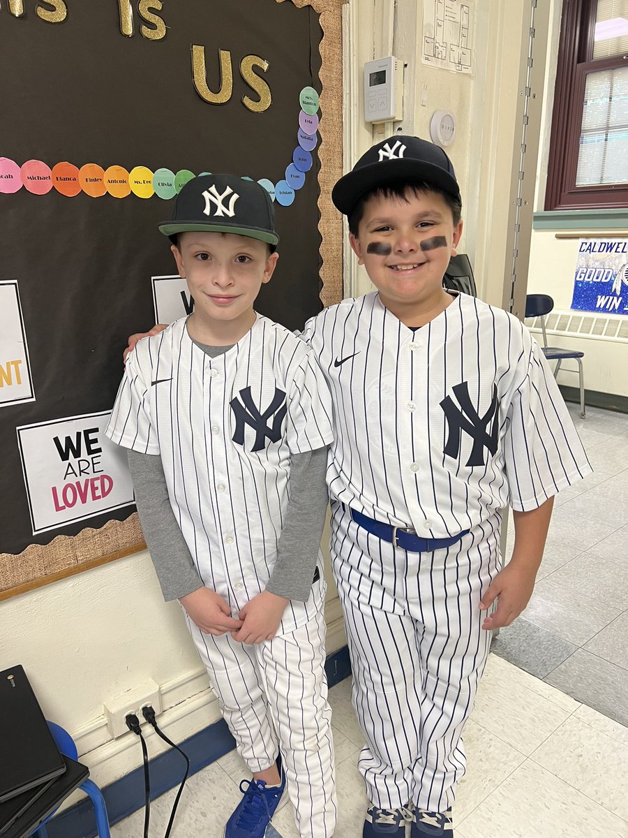 FifthGradeCWC's tweet image. So much Halloween Fun 🧡🖤