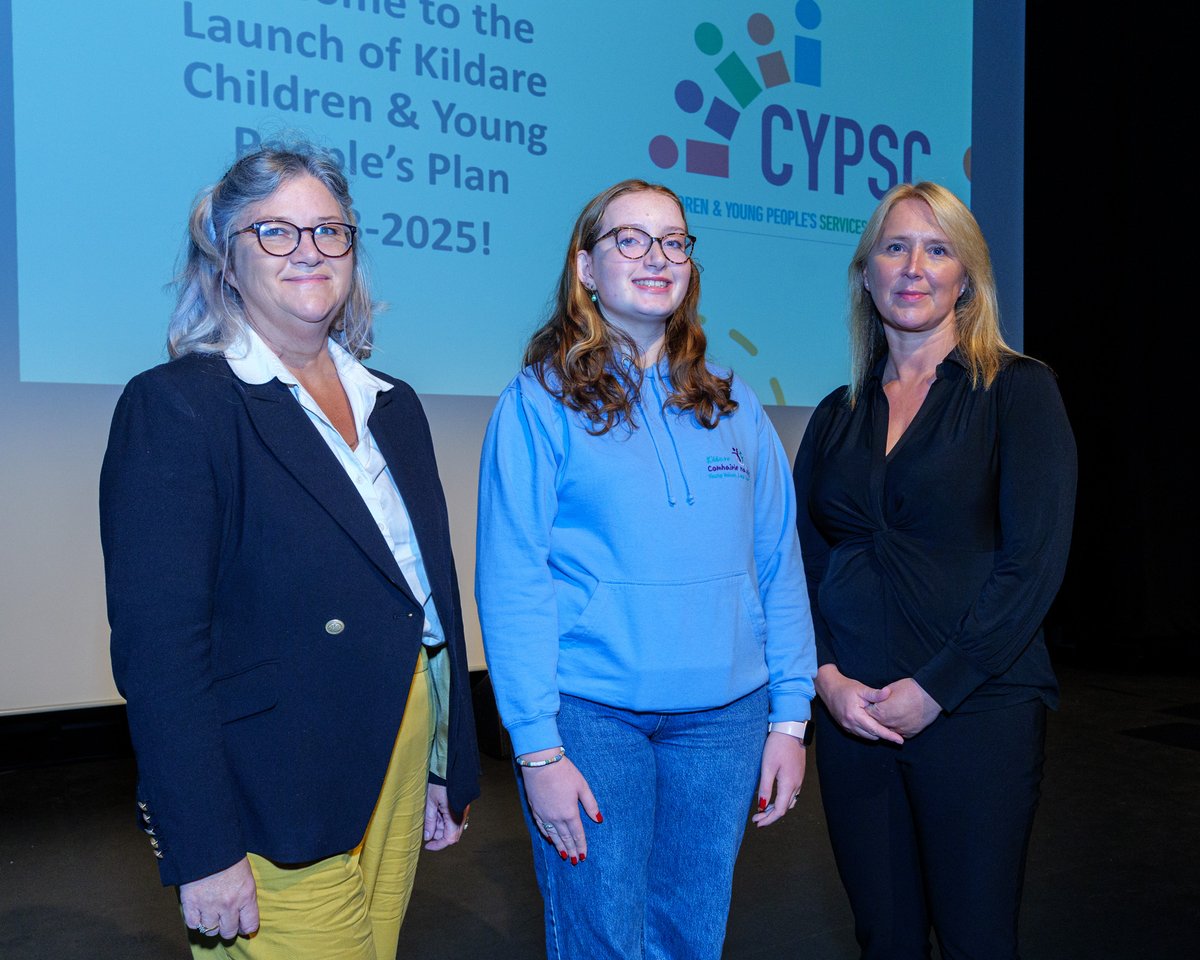 At the launch of the @KildareCYPSC Plan (2023-2025), Aisling, a member of the Kildare Comhairle na nÓg County Panel shared what children and young people told us about growing up in Co. Kildare. 
Pictured with Vice Chair, Marian Higgins & Chair, Audrey Warren #youthparticipation
