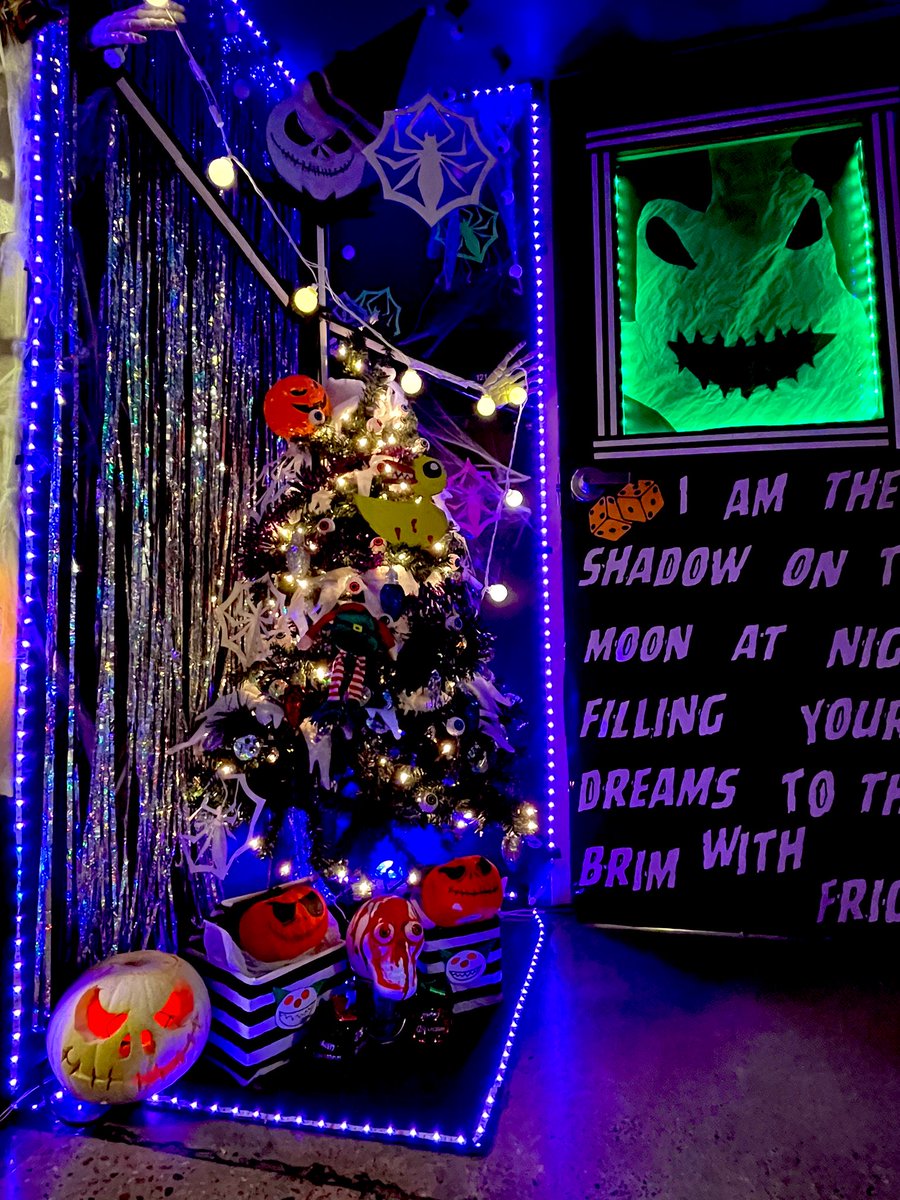 MrsOteroWMHS's tweet photo. Nightmare Before Christmas ๐๐๐ค Big kids like decorating too!
(Mrs. Oteroโs 9th Grade ELA)
#apsproud #spookiest #halloween #halloween2023 https://t.co/3iIVH5vZOP