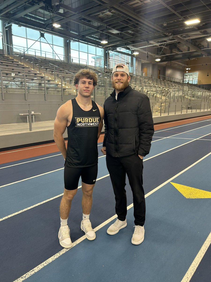 kdntmsk's tweet photo. Big thank you to @noah_dooley and @TommyAWhittaker for taking the time today to show me around campus! 
@pnw_xctf 🟡⚫️ #GoPride https://t.co/VIsSng1BLK