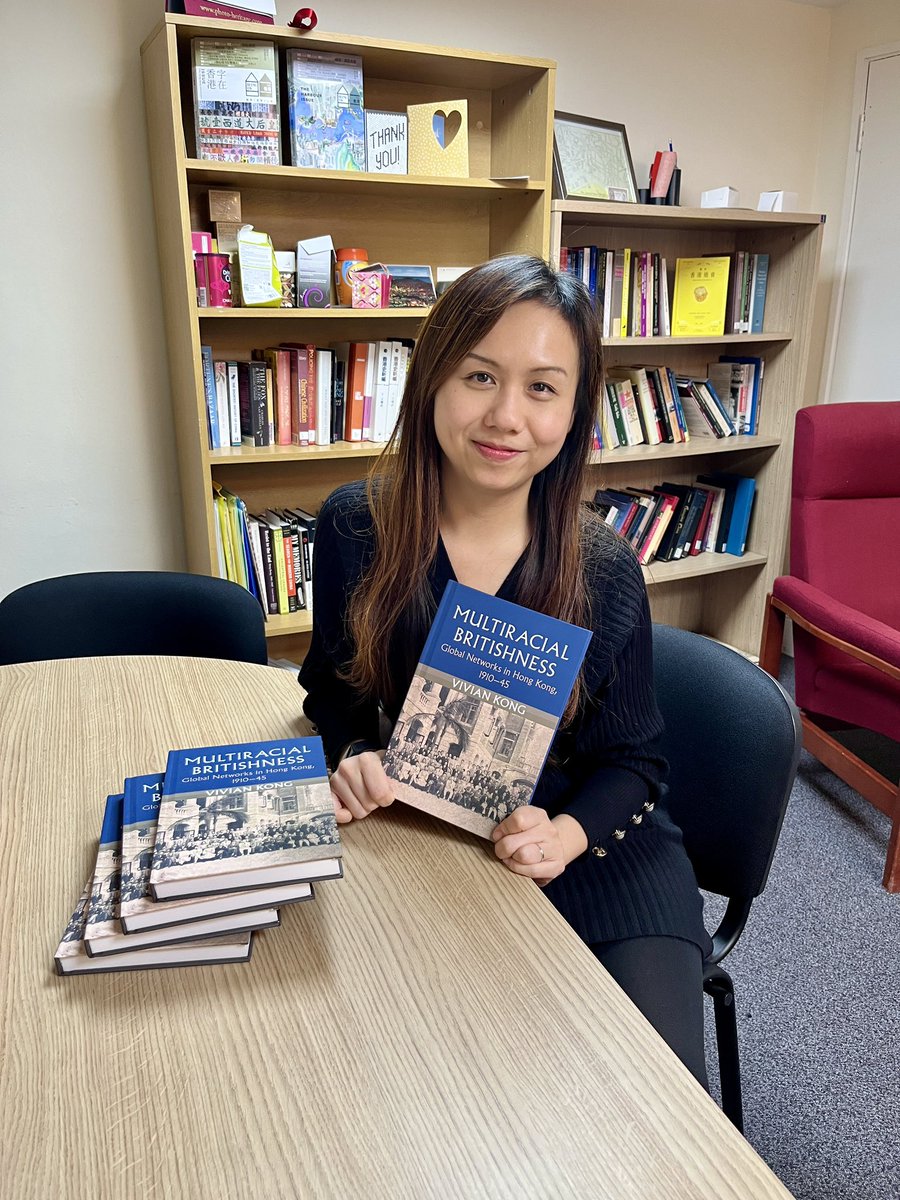 Here’s the grand reveal! 😁 Had a super long day but this box has made it a lot better and I simply can’t stop smiling afterwards. Just very, very happy to get to see and hold the book! 

Order here: cambridge.org/gb/universityp…