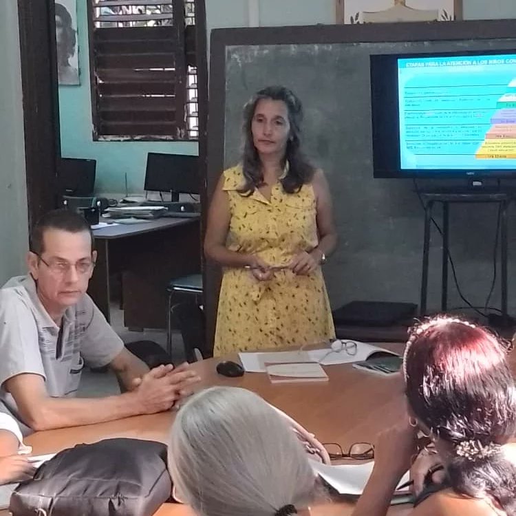 CDOCamaguey's tweet photo. En este 2do día de preparación se le brindó especial atención a los especialistas noveles de los equipos municipales del #CDO #Camagüey.

Los temas estuvieron relacionados con la estrategia de atención a la Primera Infancia y las vías de atención a las familias. Labor social. https://t.co/EHgHS6IKxi