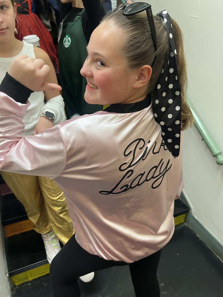 FifthGradeCWC's tweet image. More Halloween fun from 5DS 💀🎃👻