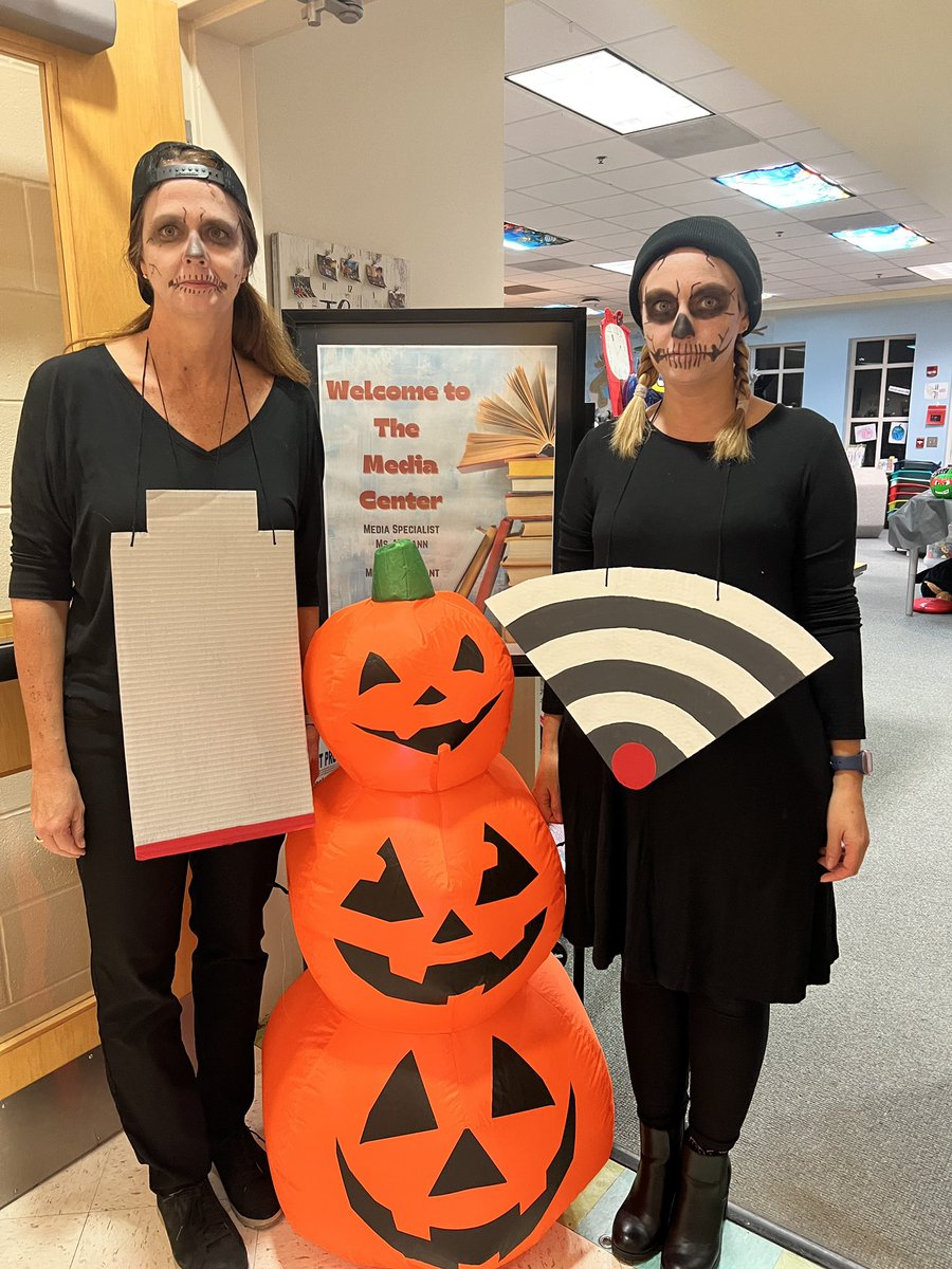 Go2TheLibrary's tweet image. When your school is a dead zone, you have to dress the part.