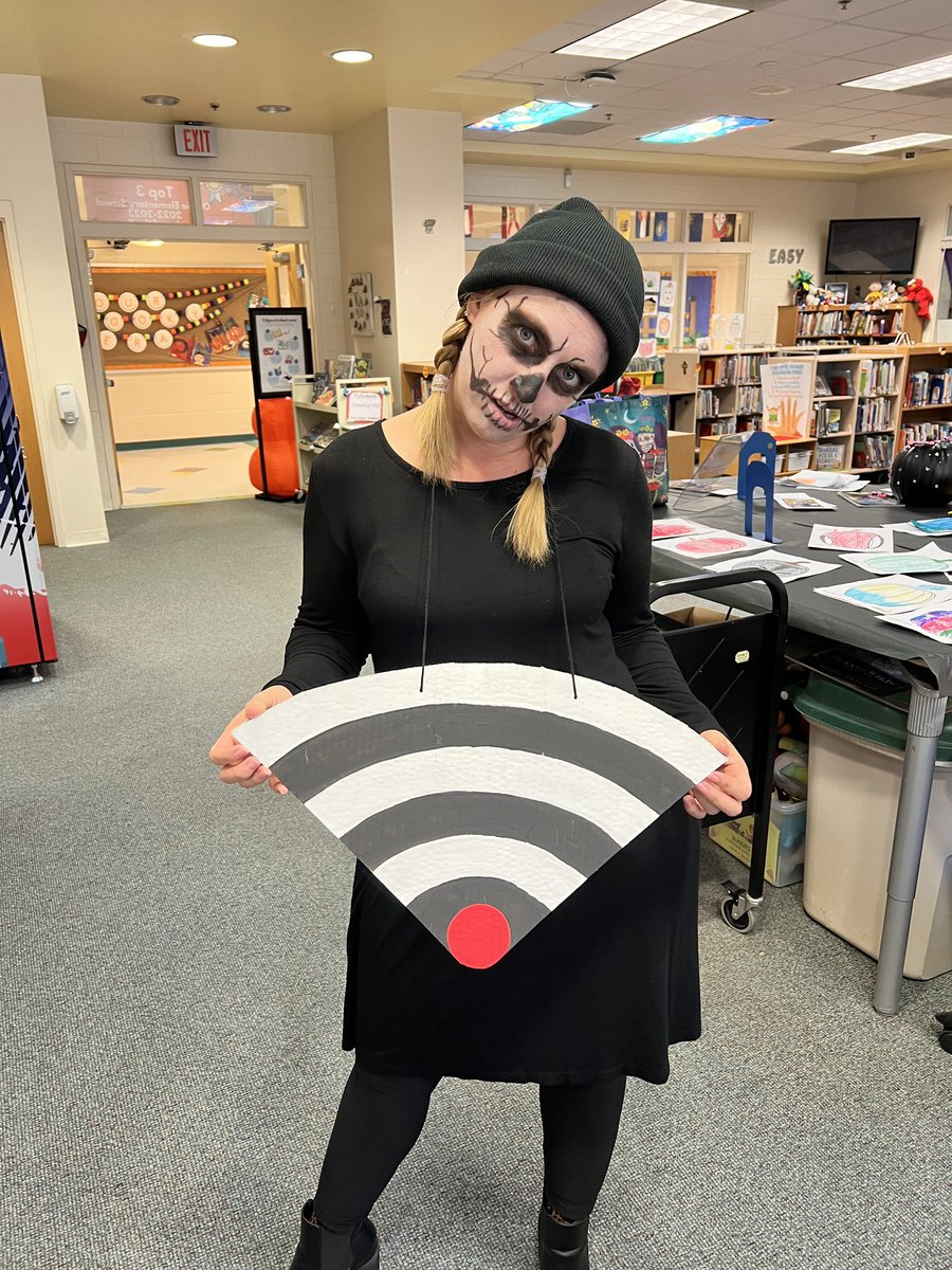 Go2TheLibrary's tweet image. When your school is a dead zone, you have to dress the part.