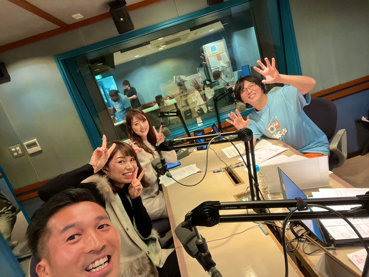 _TedPillow's tweet image. 大宮いんびてーしょん振り返り③

NACK5開局35周年特番で
珍しい組み合わせ

Pからも礼央さんからも許可出たので
柴田と軽くひっかけて出ちゃった

🍑の代わりにもよこと戦うの図

#大宮いんびてーしょん
#土屋礼央
#佐々木もよこ
#柴田聡