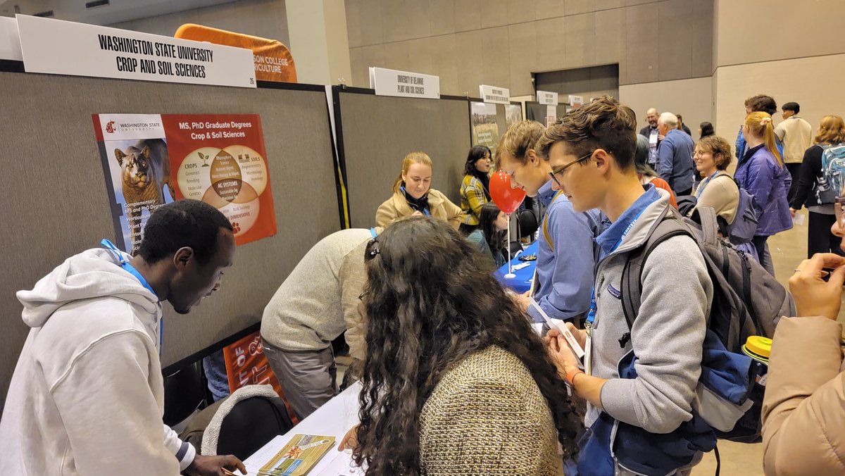 SeedSystemsLab's tweet image. Sustainable Seed Systems Lab members tabling at the 2023 ASA, CSSA, SSSA Annual Meeting in St Louis, MO 
#WSU #GoCougs #ACSmtg
@wsucahnrs

@ondayiramije5
#GoCougs #WSU #ACSmtg