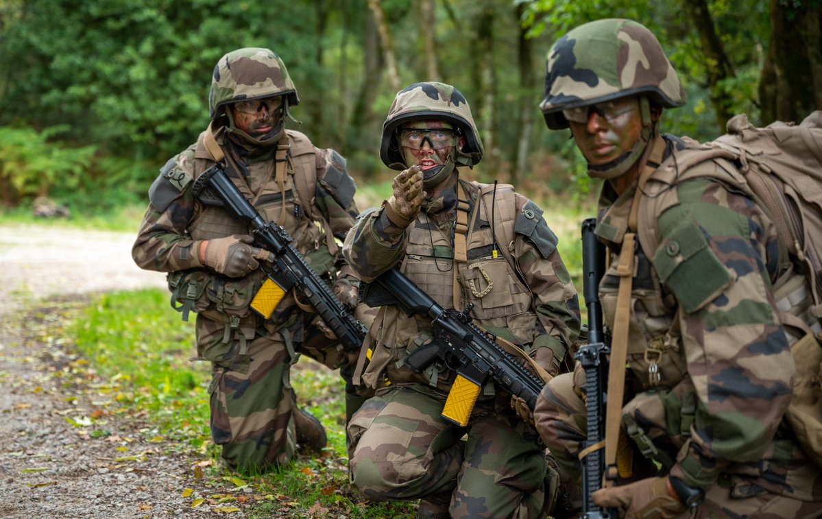 CEMAT_FR's tweet photo. La #RéserveTerre monte en puissance dans l’@armeedeterre #DeCombat. Organisé par la @4e_BAC, l’exercice #Vulcain est conçu et conduit par plus de 3️⃣0️⃣0️⃣ réservistes dans l’Allier cette semaine. 

#ArméesNation https://t.co/iTv497pWPm