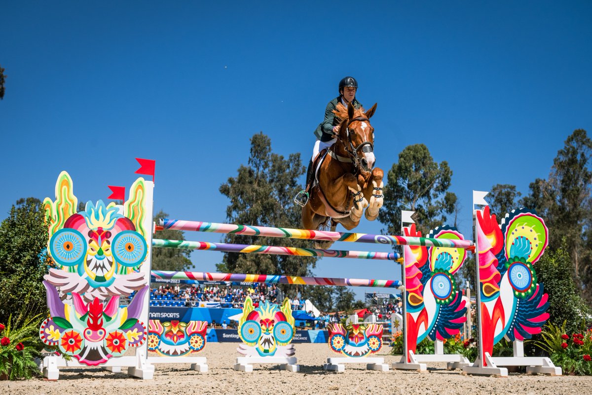 Sunshine and superstars kick off Jumping in Santiago!☀️ Today was a day of dazzling Jumping displays at the #PanAmericanGames @Santiago2023 with an action-packed afternoon for the first qualifying competition!🤩 📸©FEI/Shannon Brinkman #Santiago2023 #PanAmericanGamesEquestrian