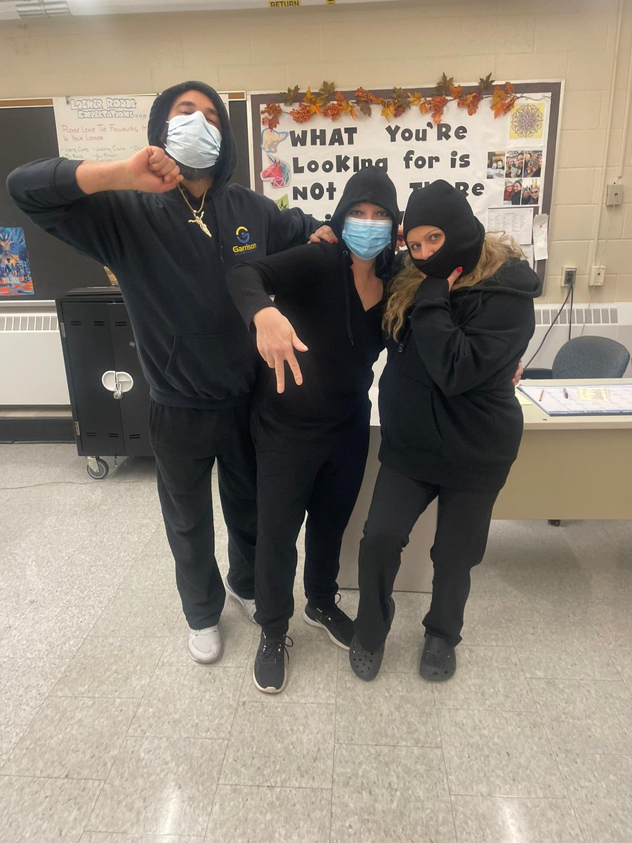 StMartinSchool2's tweet photo. Halloween....St. Martin style 💀 @TCDSB https://t.co/0RRuLuM8Q7