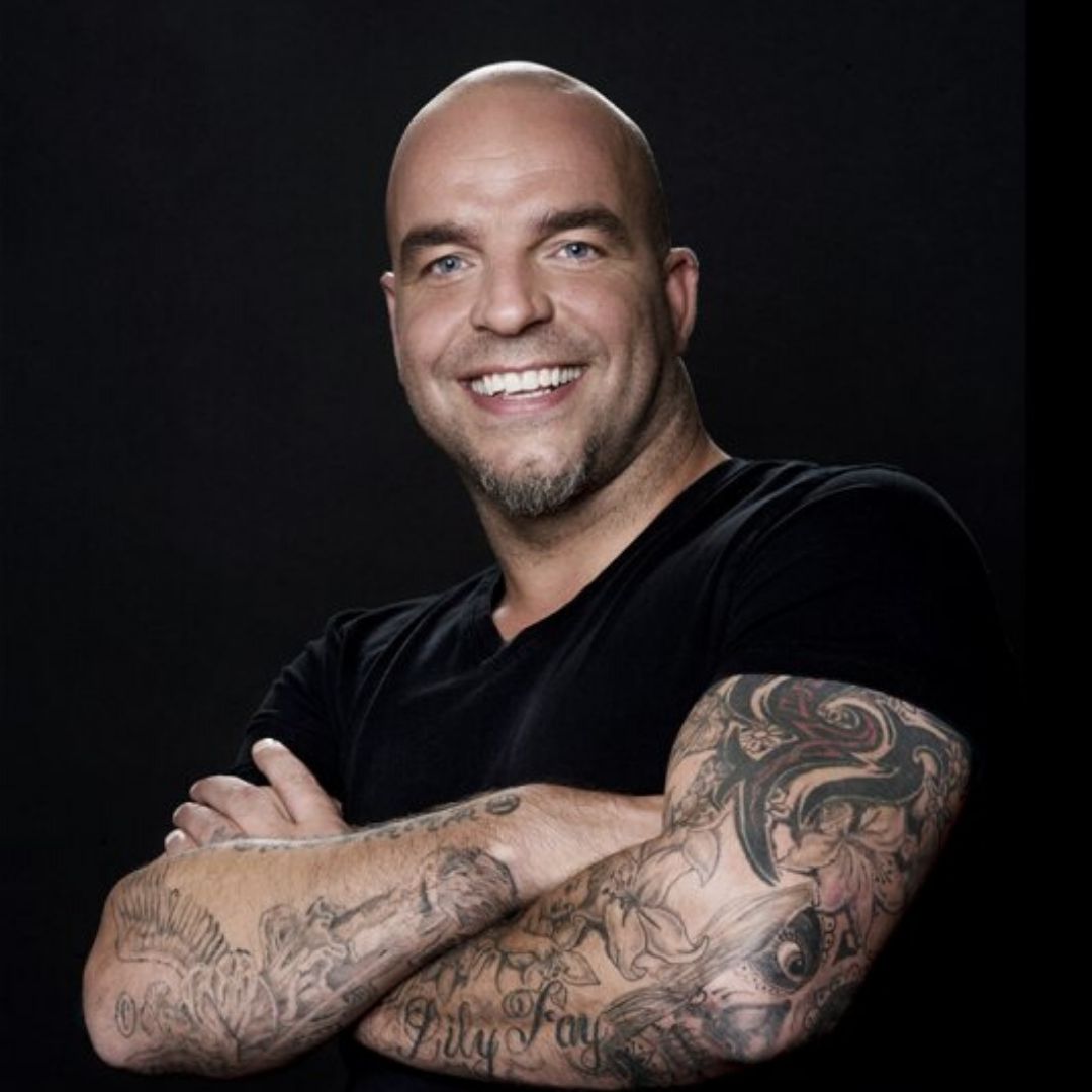 KAFKA_Dev's tweet image. Andy van der Meijde ligt onder vuur omdat hij als ENIGE het lef had om op TV, voor MILJOENEN kijkers te benoemen waardoor al die sporters ineens in elkaar zakken. Ingeënt tegen corona.....

Held! Doe een ♥️ &amp;amp; RT als je Andy steunt!