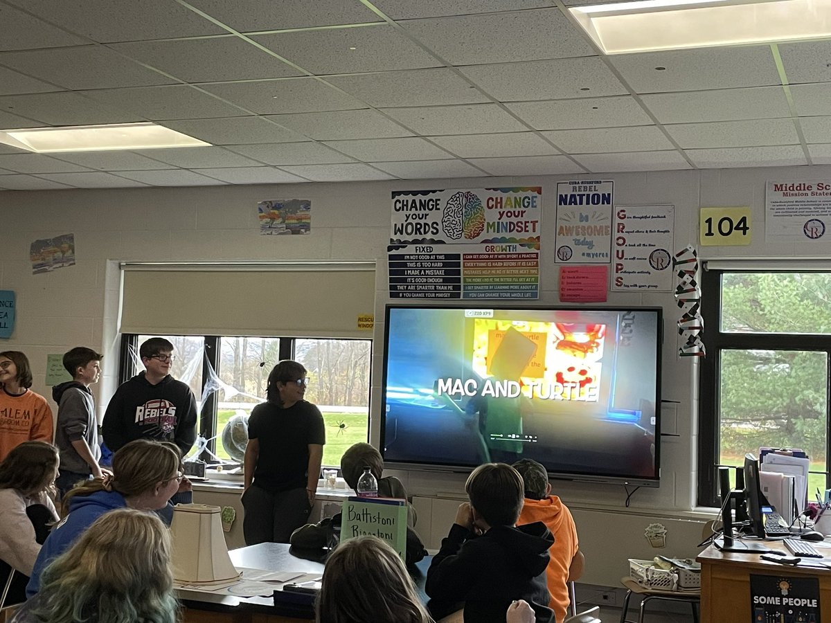 wightadreanna's tweet photo. Our middle schoolers presented their pitches for the Mac and cheese challenge! 3 groups were chosen to cook next week!

Thanks to our middle school teachers who are making this reality! @Mosher_Jeni @feefifofum74 #agintheclassroom #mycrcs https://t.co/YyZza95LeG
