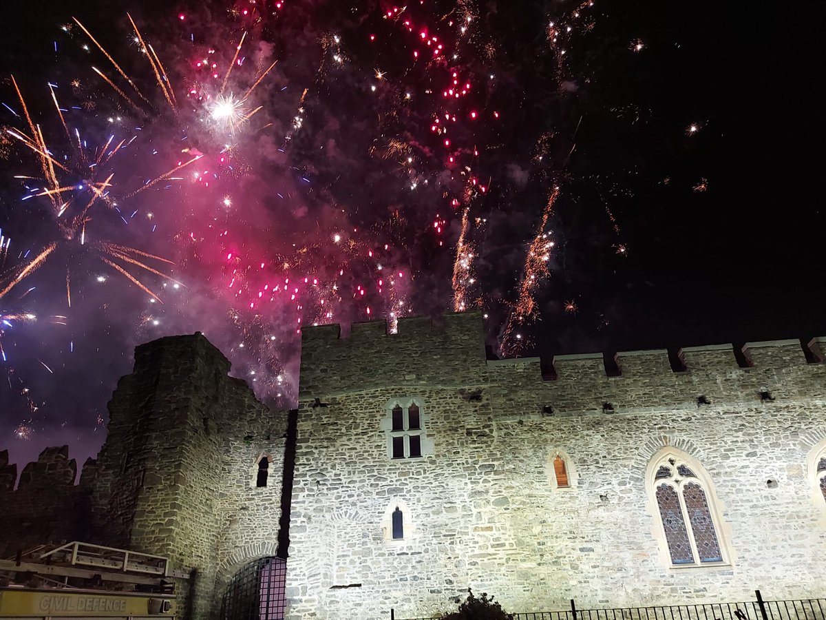 Fingalcoco's tweet photo. Spooktacular Fireworks at the Safer #Halloween Festival of Fire at Swords Castle
enjoyed by a huge enthusiastic crowd 👻 🎃 😀 @EVENTSinFingal @AnnMarieFingal @DubFireBrigade https://t.co/C0xfCxXftF