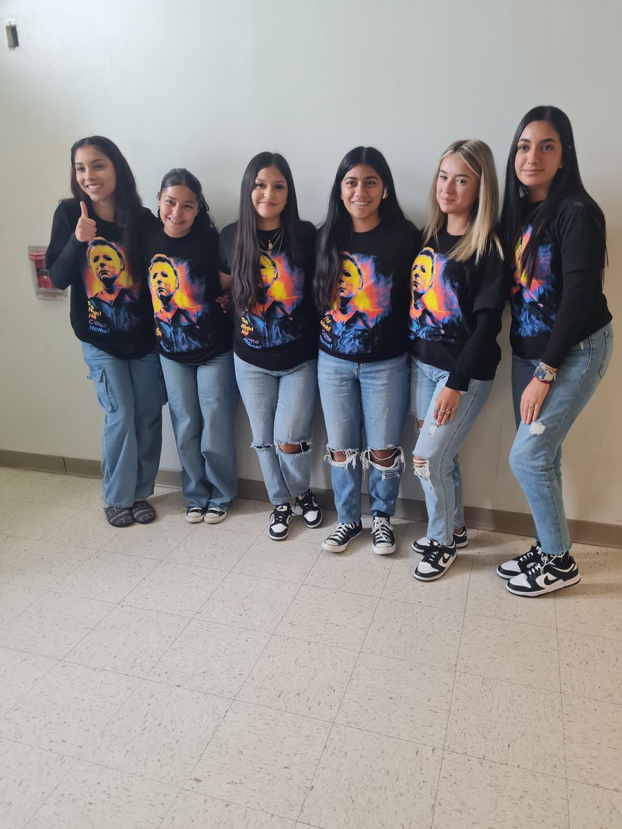 Happy Halloween from SRHS Girls Soccer! Season is around the corner! <a href="/SamRayburn_HS/">Sam Rayburn High School</a> <a href="/SRLadyTexans/">SRHS Lady Texan Soccer</a> <a href="/MaritzaEvette/">Maritza Davila</a> @SRHSprincipal23