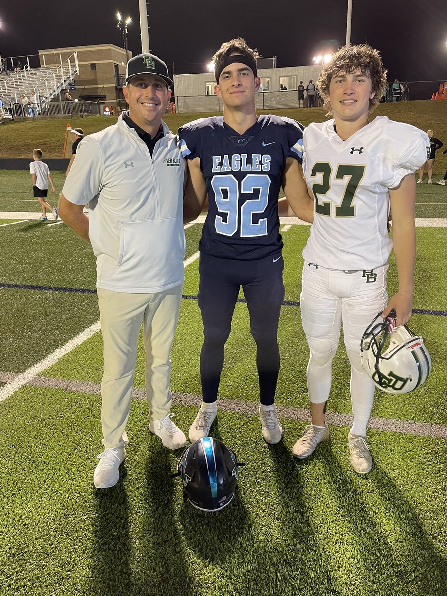 chasecline9's tweet photo. Had a fun senior night going 2/2 of FG one being from 30yd and another being a game winner from 49yd to clinch a playoff spot!! Also always fun to see @trippbryant2 @CoachGiugliano 

@ChapinEagle 
@LouatTheState @KohlsHighlights @KohlsKicking @CoachJGentry https://t.co/zPGJfCN3p6