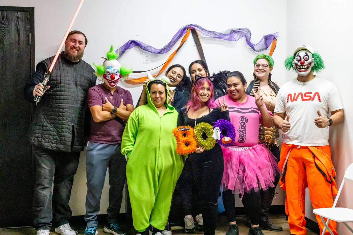 vapecraftinc's tweet photo. Happy Halloween from the Vape Craft fam! https://t.co/JFLsEayviS