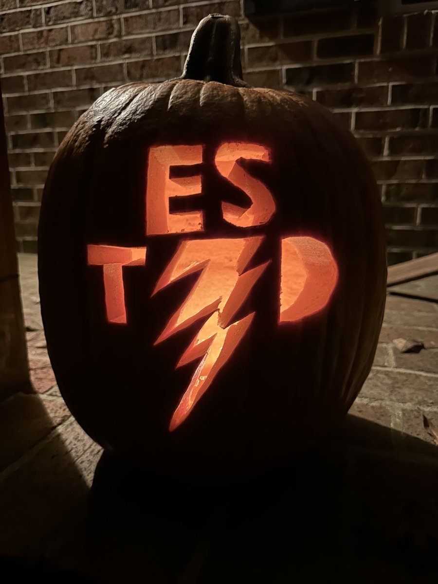 Adruark87's tweet image. @sundayjeff I carved my pumpkin while listening to @GitEmSteveDave get exorcized on The All New Sunday Jeff Show. 🎃 @TellEmSteveDave @Tesdtown  #TESD #TANSJS