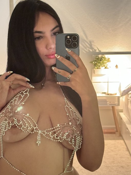 bling bling bling https://t.co/9gIM6reGOZ