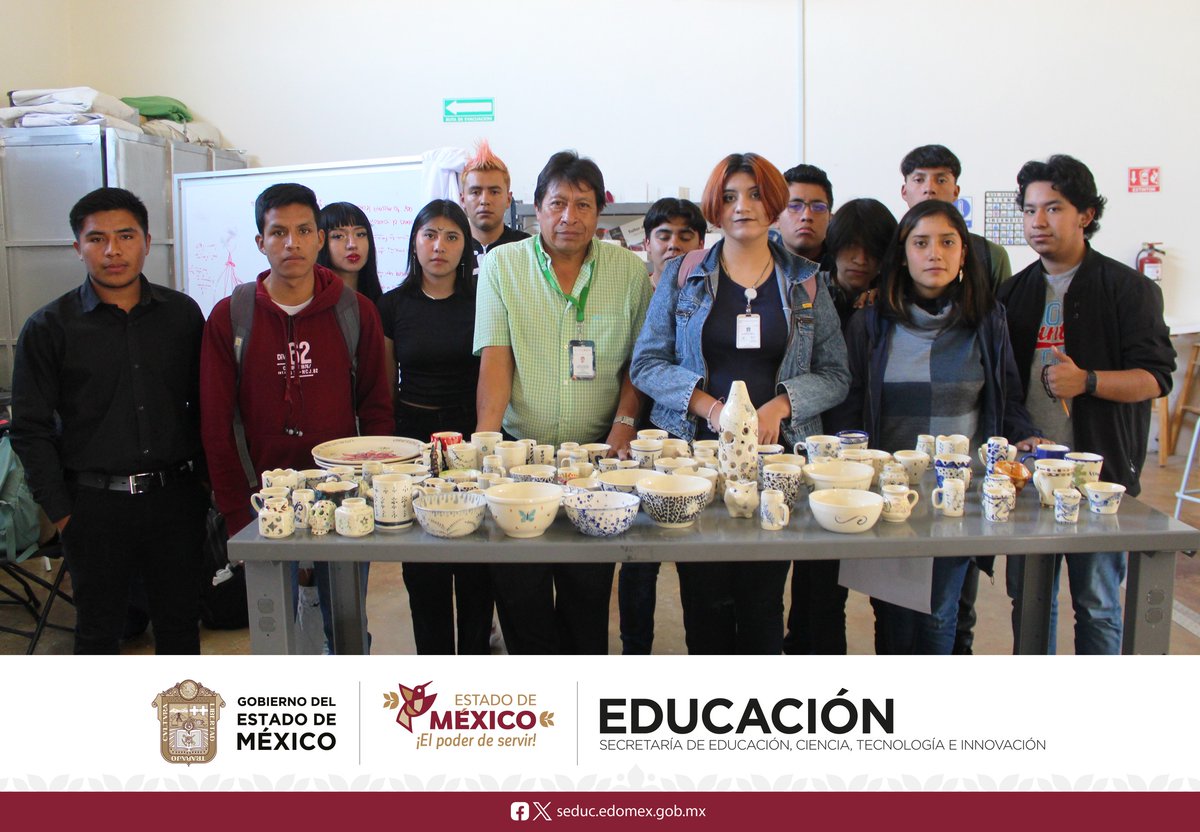 UIEMOficial's tweet image. Estudiantes de la Licenciatura en #ArteYDiseño, presentaron su segunda producción de cerámica; proceso que va desde el molde, vaciado, pulido, decorado y horneado.
¡Felicidades por su creatividad y talento!.
#OrgulloUIEM 📷
#SomosUIEM 📷