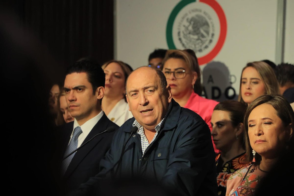 En el @GPPRIDiputados respaldamos la iniciativa de @XochitlGalvez la cual plantea que el #GobiernoFederal apoye a las zonas afectadas por #Otis. Hacemos un llamado a Todas las Fuerzas Políticas y contemplar en el presupuesto 2024 fondos para la reconstrucción de #Acapulco.