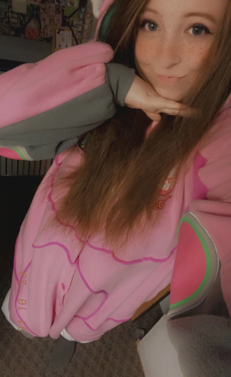 anni3magic's tweet image. happy halloween gamers, pls give me treats 💕🍬🎃