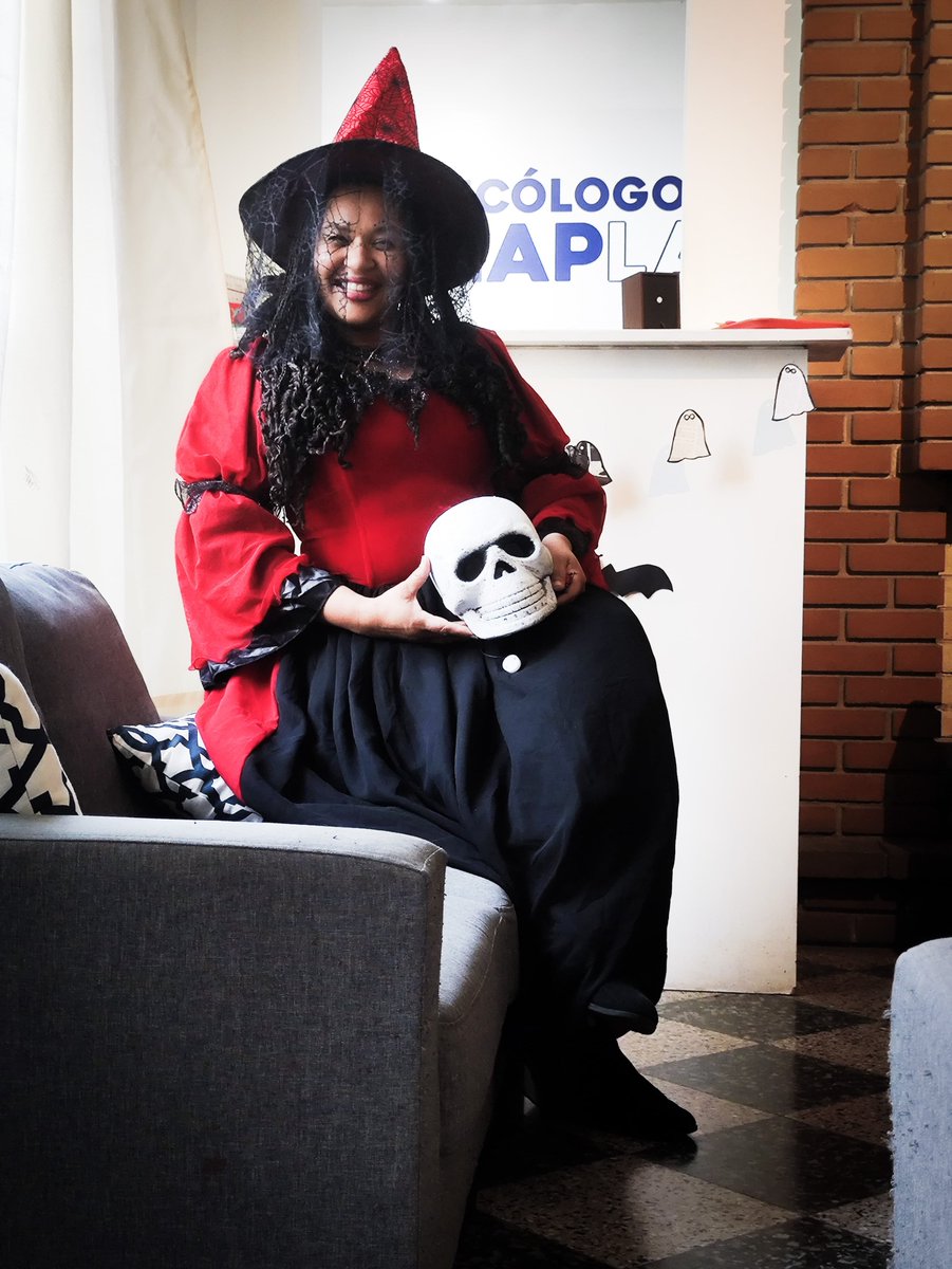 ciapla's tweet photo. Jugamos, celebramos, compartimos, y así seguimos creciendo y aprendiendo que la diversidad siempre enriquece... #PsicologosCiapla #Halloween https://t.co/jmziJnTZdj