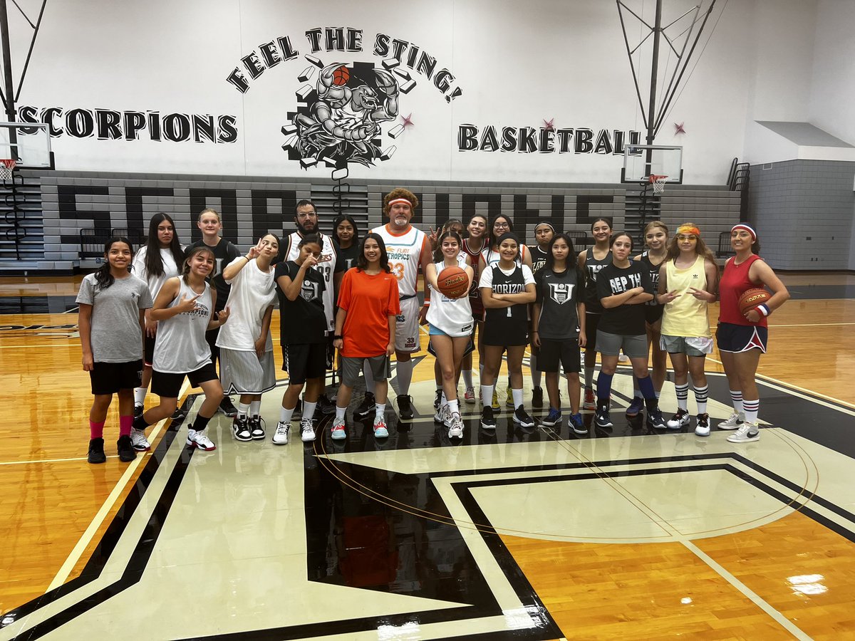 casied1314's tweet image. Retro basketball time, Happy Halloween from the Lady Scorpions 😊 #ReptheH @slee1966