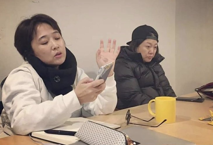 지금 자아 두개 나옴
멘퀘 밀고
천옥 일반 파밍 끝내고
천영 공부도 마저 해야해
무인도 확인하고                    (철광석이 자기소개 하면
전설 채집 캐고                                       암철광석...)
지도 까서 룩템 재료 얻어야하고
금단도 해야하고 또...