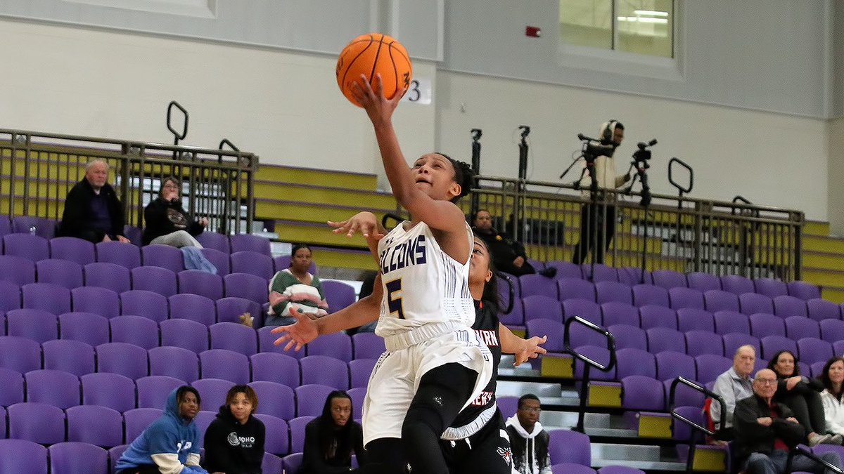 GulfSouth's tweet photo. TOP DAWGS 🏀

@UUAthleticsWB are predicted to top the 2023-24 preseason poll, as voted by the league's coaches.

See who was tabbed for the #GSCwbb Preseason All-GSC team and Newcomer Watchlist.

📰 » https://t.co/ewJqqit8yJ https://t.co/RJj8pz8Axe