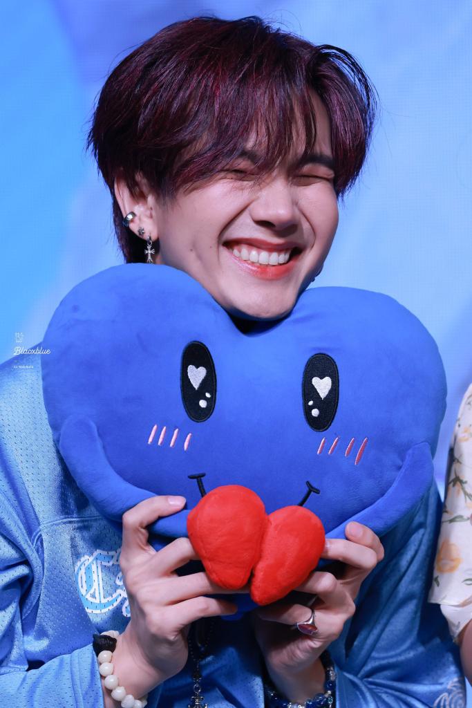 Please RT &amp; QRT this to boost votes for our Biu! 💙

- GOALS - 
🎯 50 RT= 50 VOTES
🎯100 RT= 100 VOTES

I vote <a href="/JakeB4rever/">BIU.</a> 
#NETIZENSREPORT #BuildJakapan for Asian Celebrity of the Year #ACOTY2023 #ACOTY2023BuildJakapan  <a href="/thenreport/">The Netizens Choice Magazine</a>