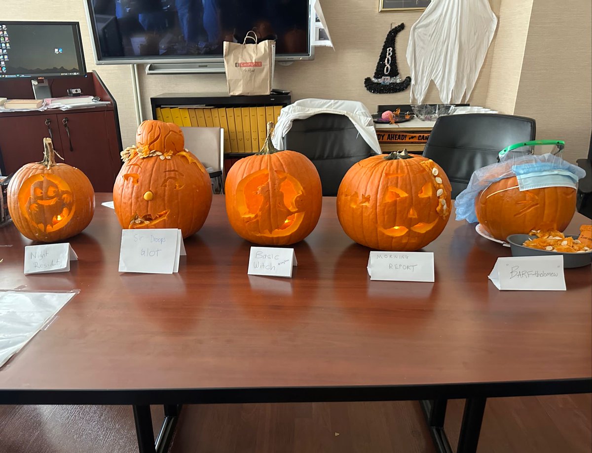 Halloween wellness! With Pumpkin carving and loads of fun and creativity 🎃👻 @EricaSchuyler @NMatch2024 #Neurology #NeuroTwitter @karantarasaria @daniyal_asad @ajaytunguturi @mjaffa_do