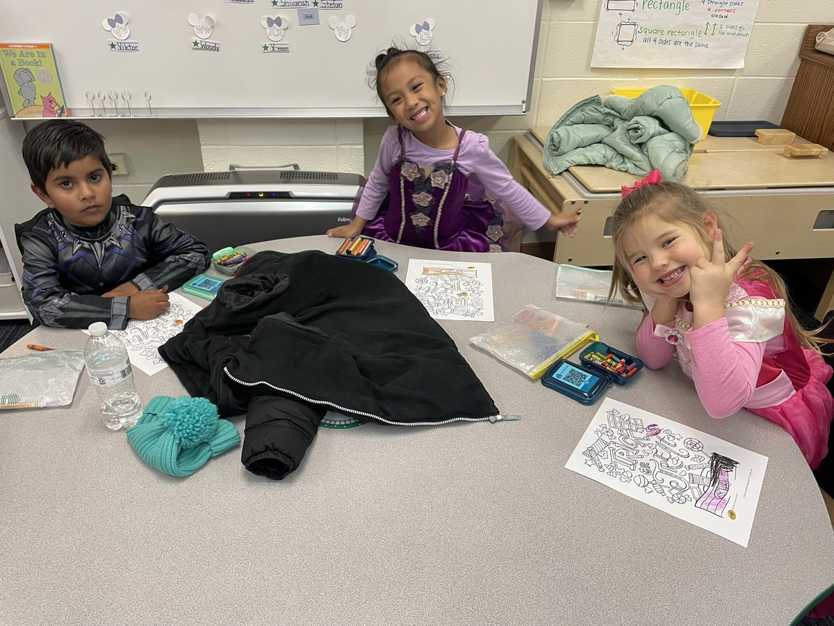 The weather made this Halloween “snow” much better❄️🎃