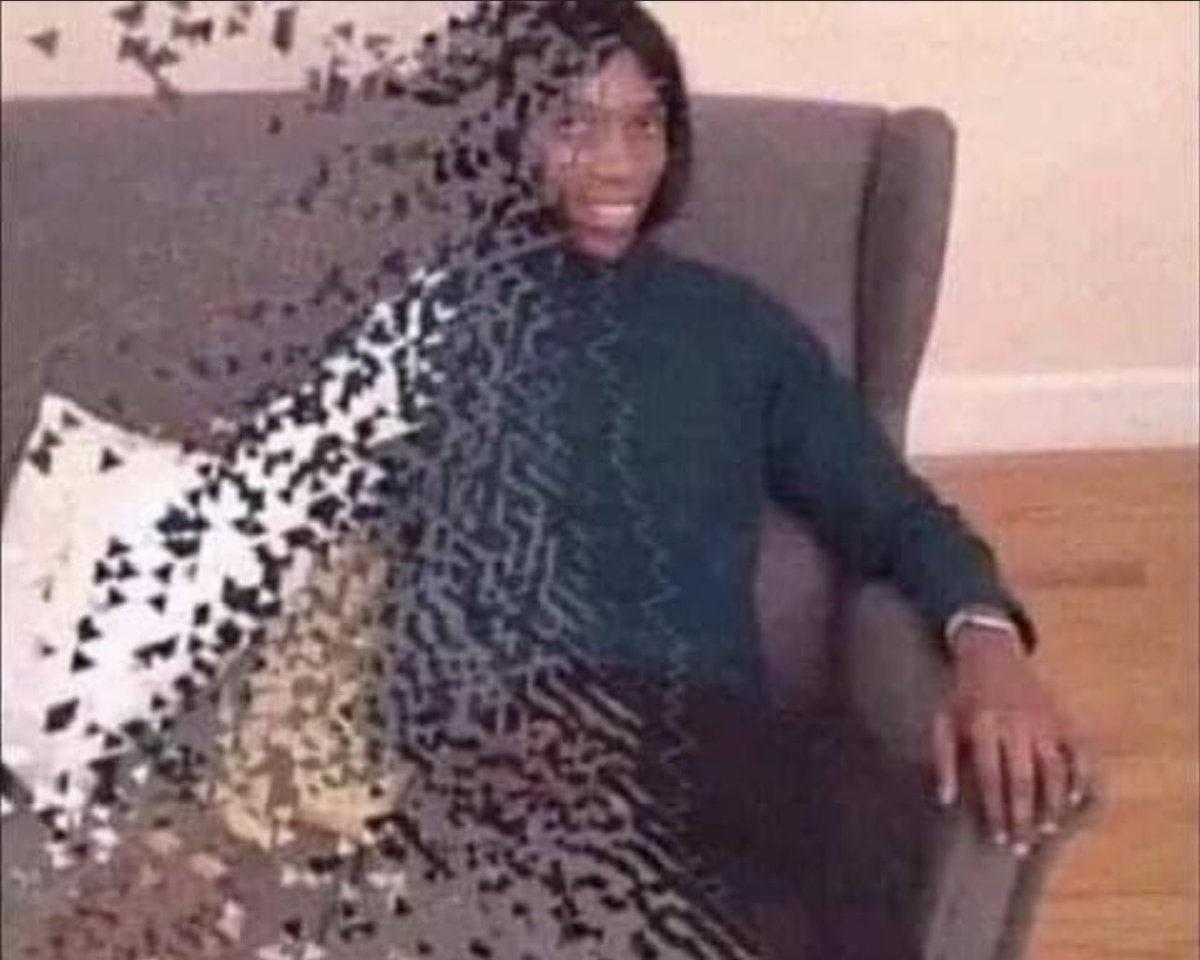 TheAfolaranmi's tweet photo. me after connecting all the dots https://t.co/exgSIADbuU